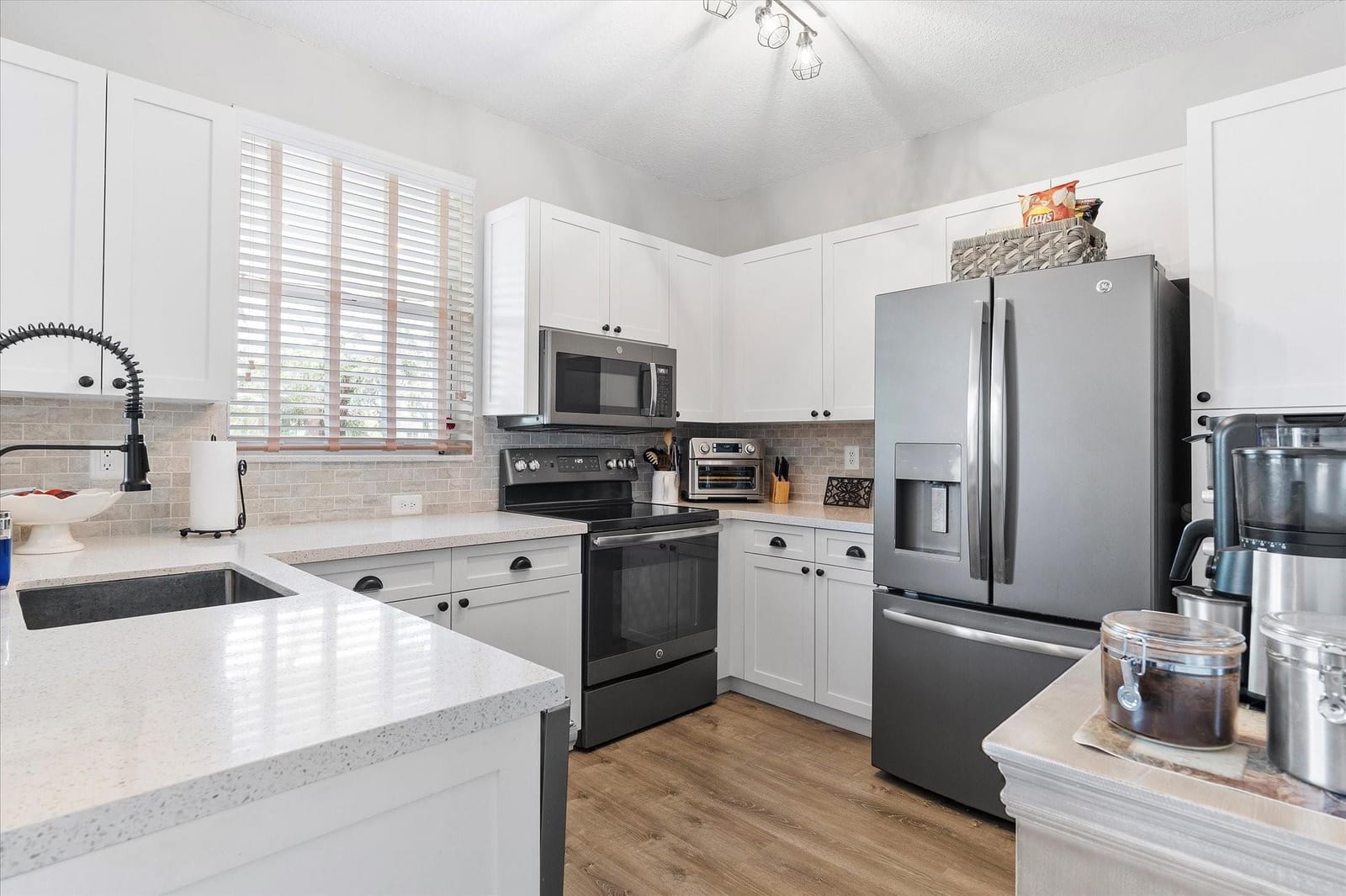 15104 NW 7th Court — photo 8