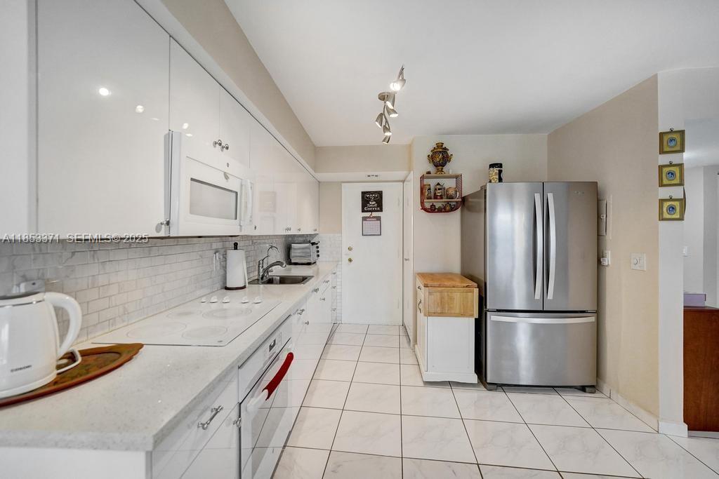 200 Diplomat Parkway 423 — photo 12