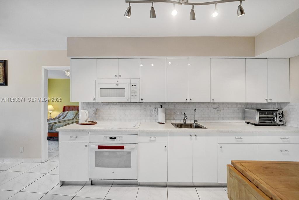 200 Diplomat Parkway 423, Hallandale Beach, FL 33009 photo 13