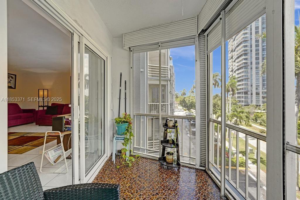 200 Diplomat Parkway 423, Hallandale Beach, FL 33009 photo 23