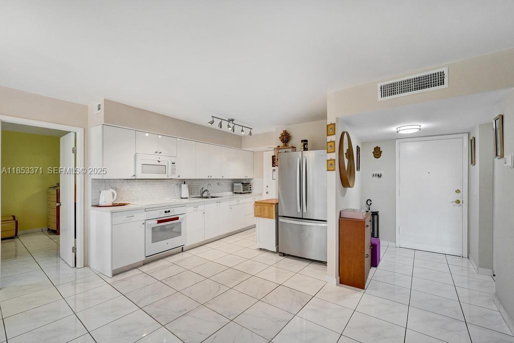 200 Diplomat Parkway 423, Hallandale Beach, FL 33009 photo 26
