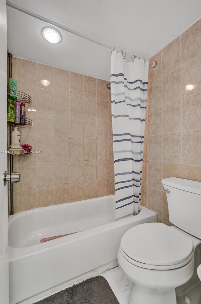 200 Diplomat Parkway 423, Hallandale Beach, FL 33009 photo 28