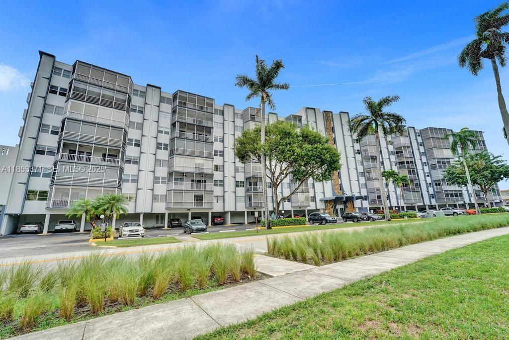 200 Diplomat Parkway 423 — photo 8