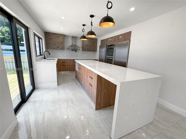 760 NE 163rd Street, Miami, FL 33162