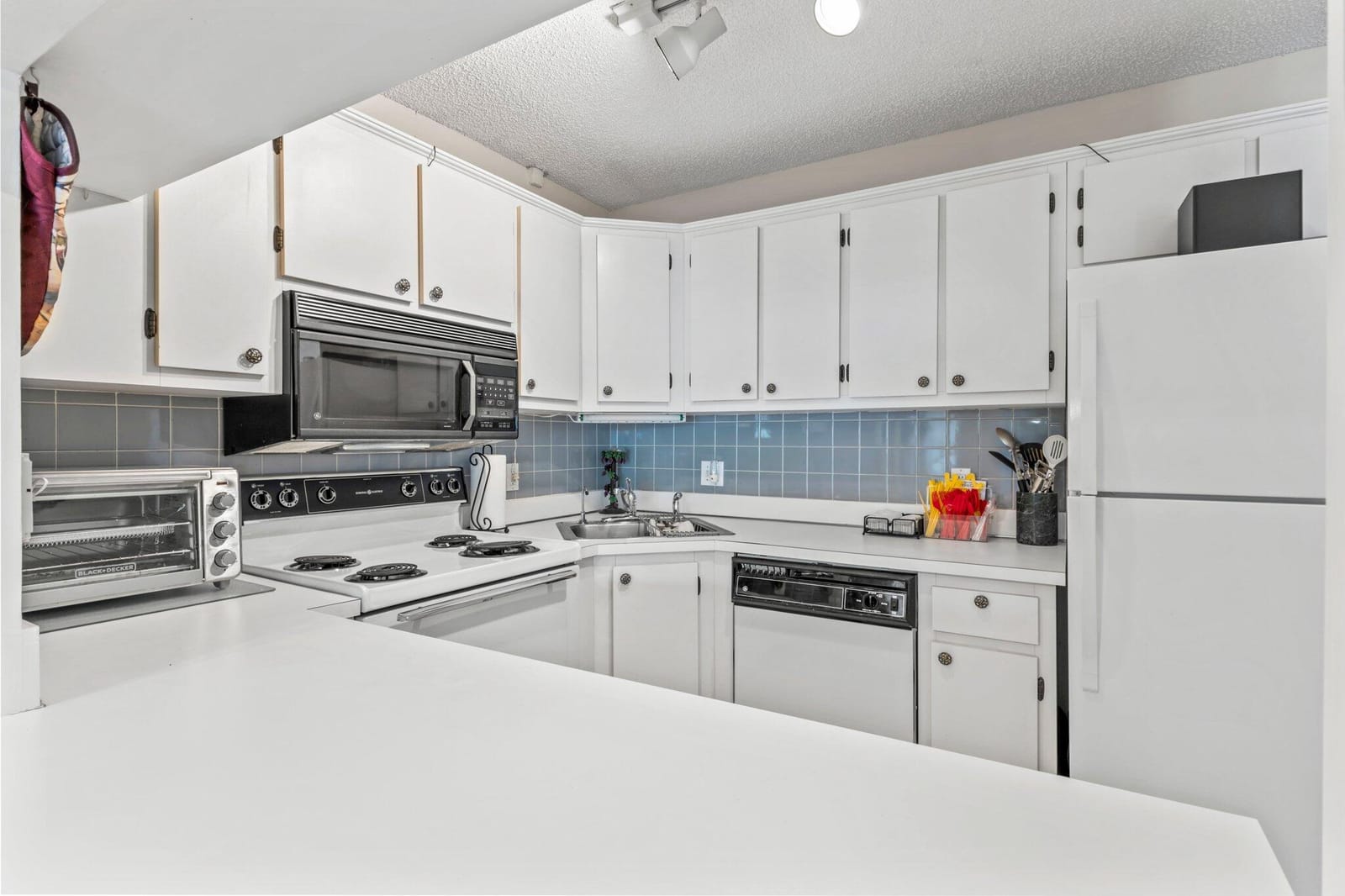 2732 SW Matheson Avenue 112-b2 — photo 9