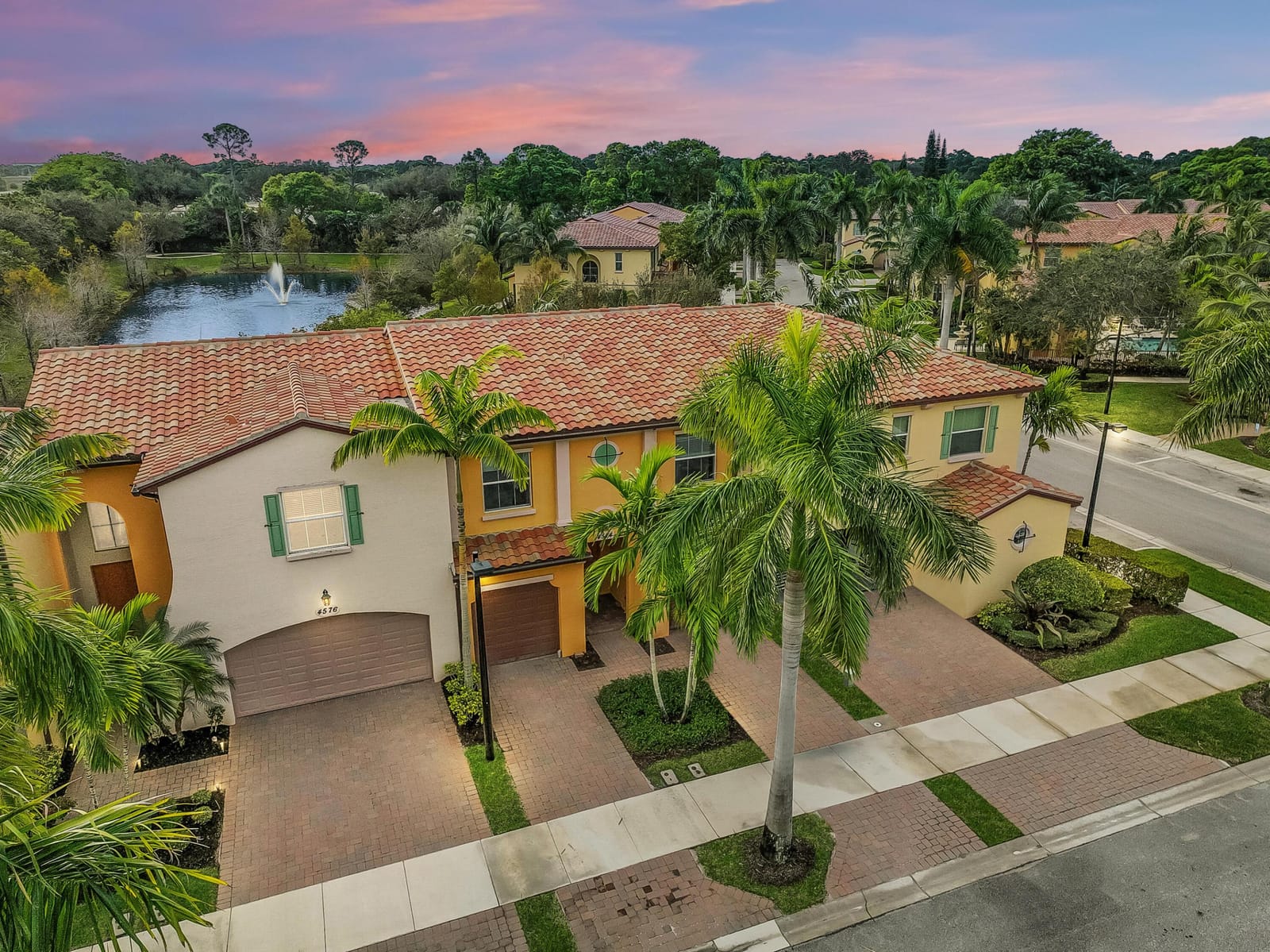 4576 Mediterranean Court, Palm Beach Gardens, FL 33418
