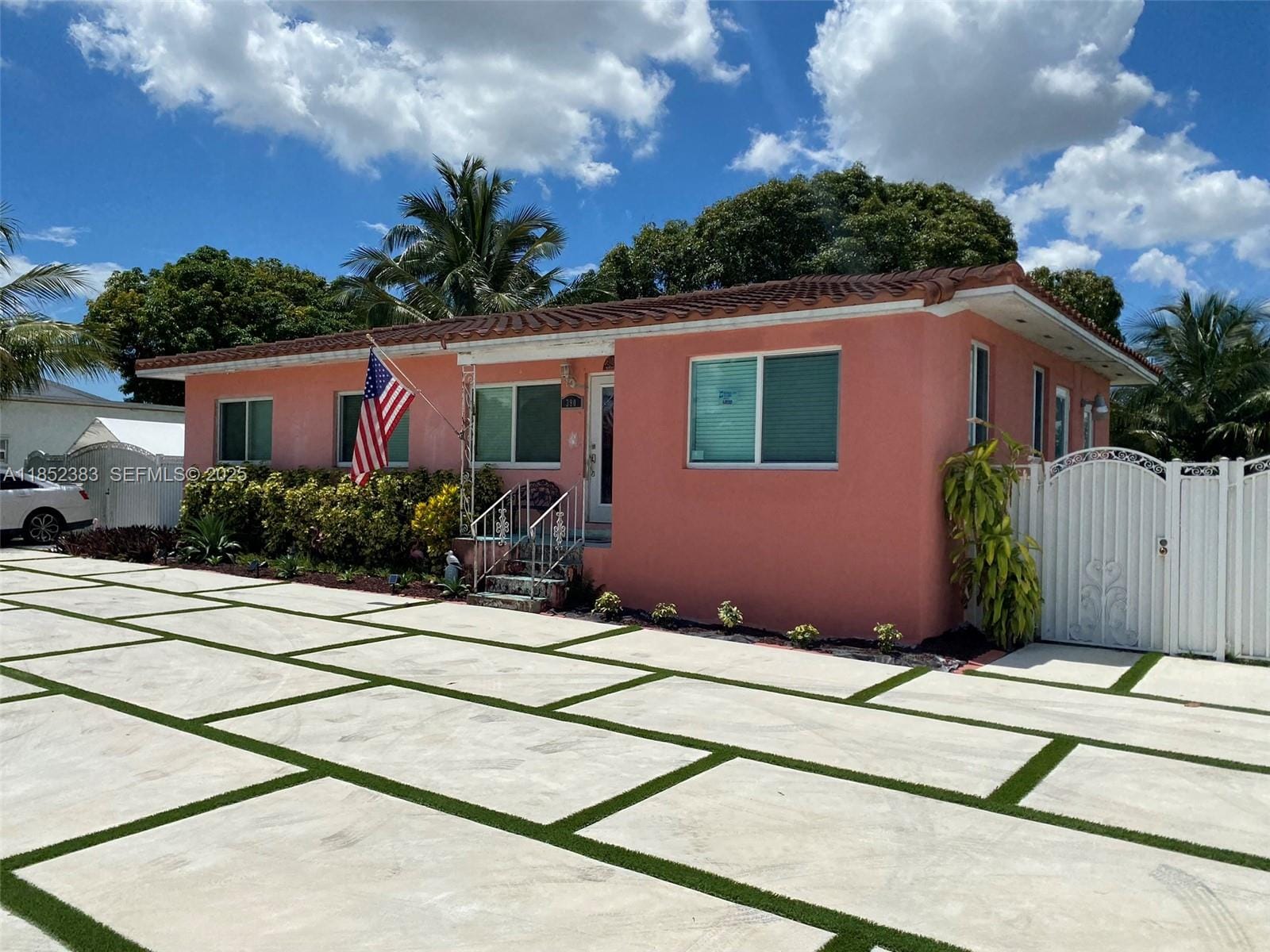 390 W 51st Street, Hialeah, FL 33012