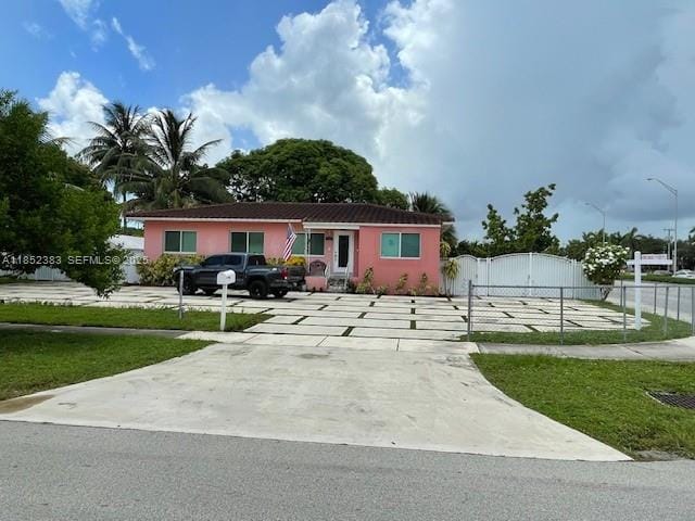 390 W 51st Street, Hialeah, FL 33012 photo 2
