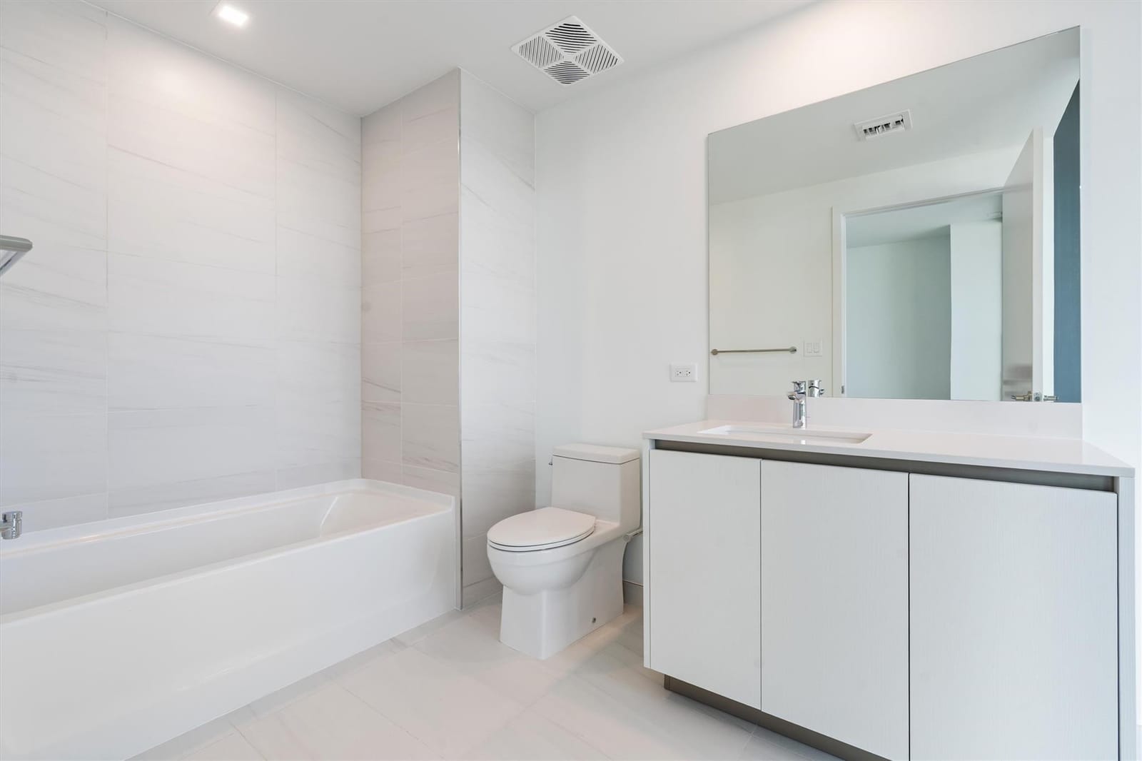 900 N Ocean Boulevard 401, Pompano Beach, FL 33062 photo 24