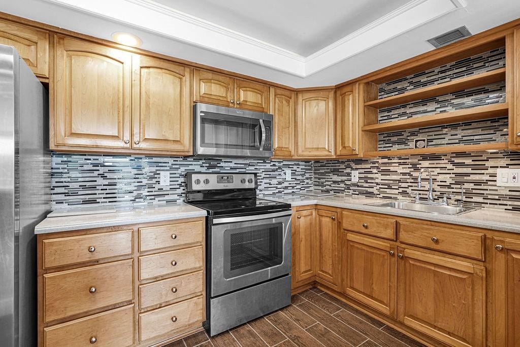 1101 River Reach Drive 206 — photo 2