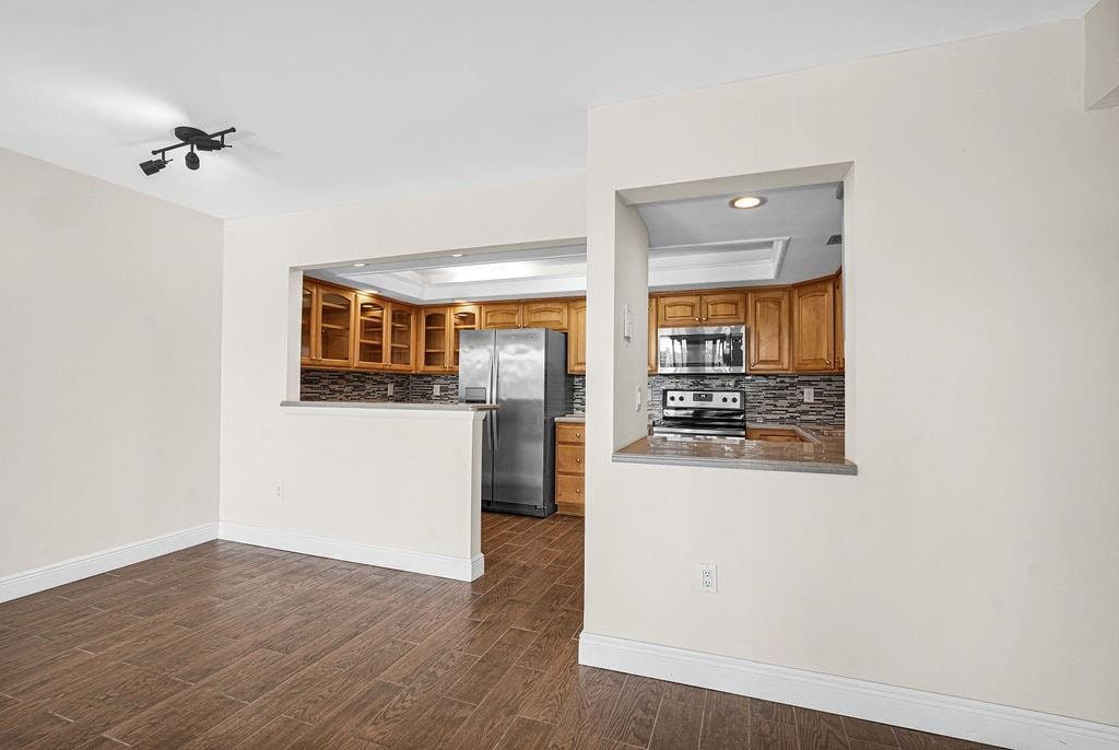 1101 River Reach Drive 206 — photo 9