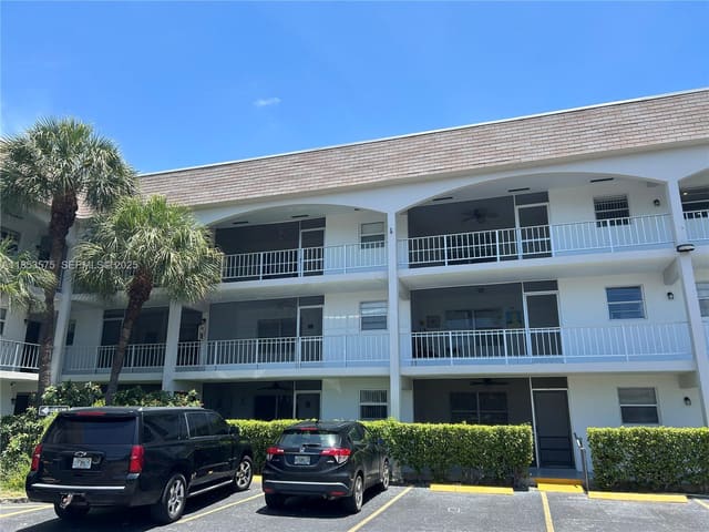 501 Blue Heron Drive 110-A, Hallandale Beach, FL 33009