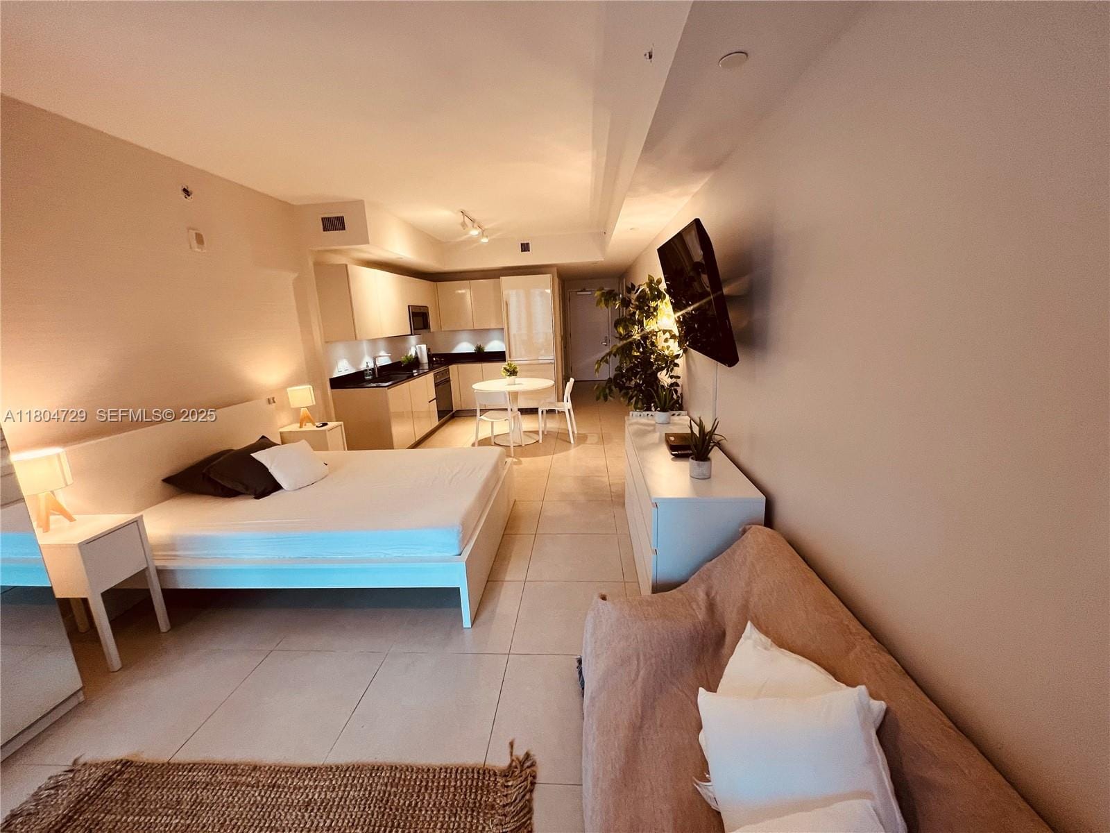 1010 Brickell Avenue 2710, Miami, FL 33131 photo 2