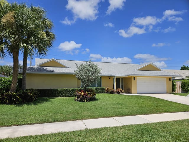 1877 Shower Tree Way, Wellington, FL 33414