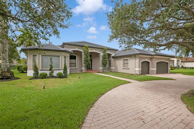 13161 SW 40th Street, Davie, FL 33330