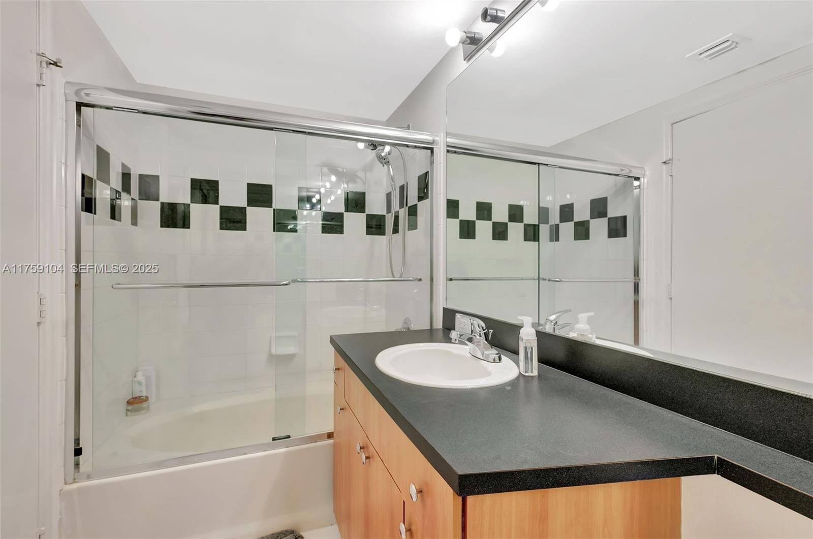 1330 West Avenue 909, Miami Beach, FL 33139 photo 14