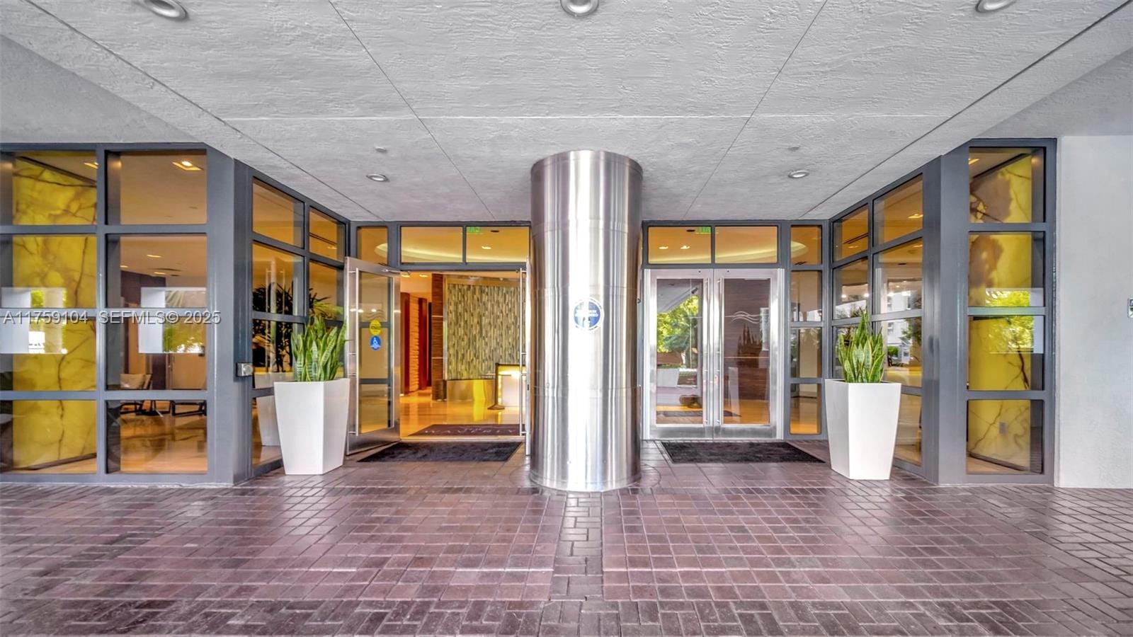 1330 West Avenue 909, Miami Beach, FL 33139 photo 21