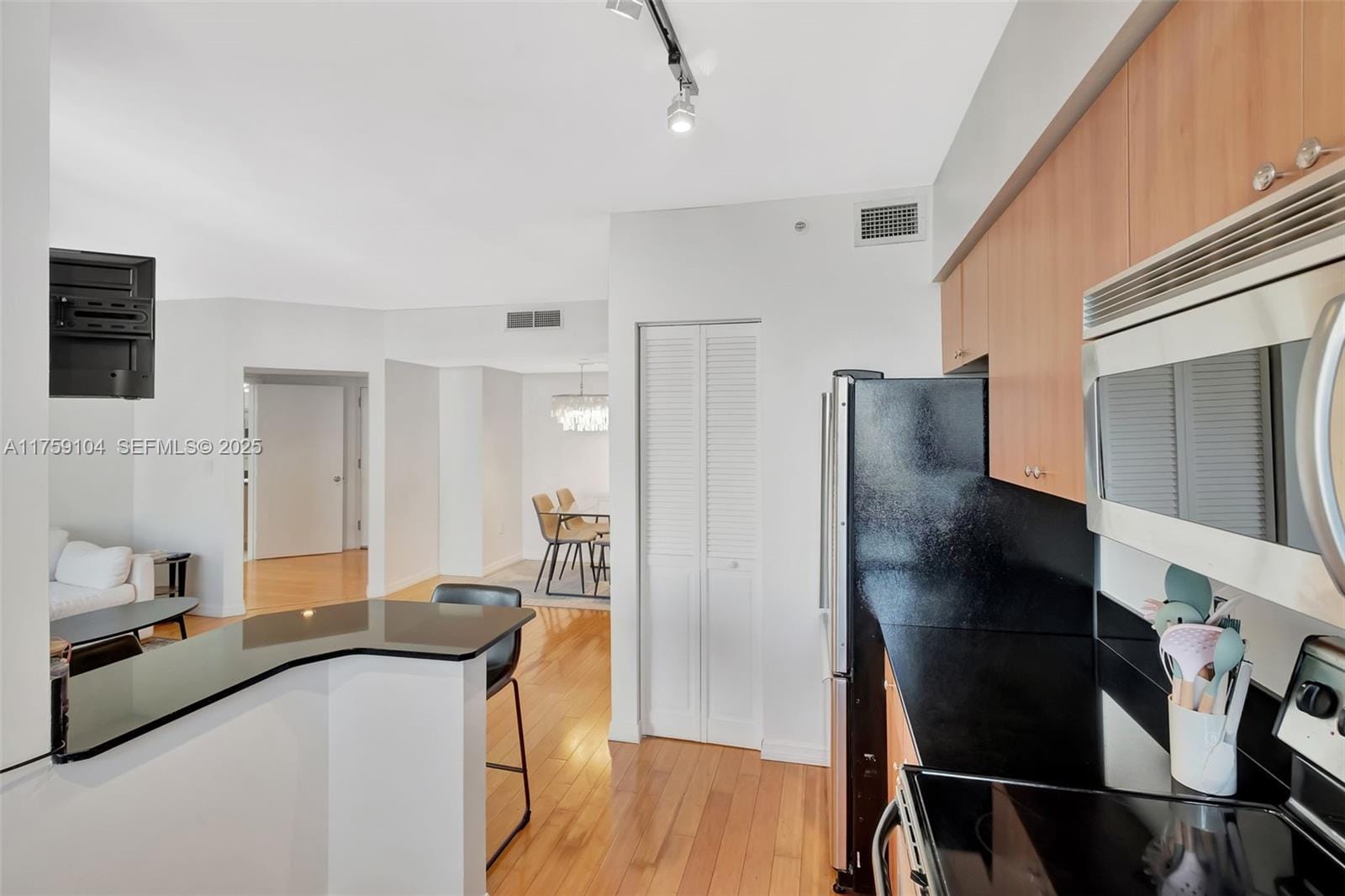 1330 West Avenue 909, Miami Beach, FL 33139 photo 5