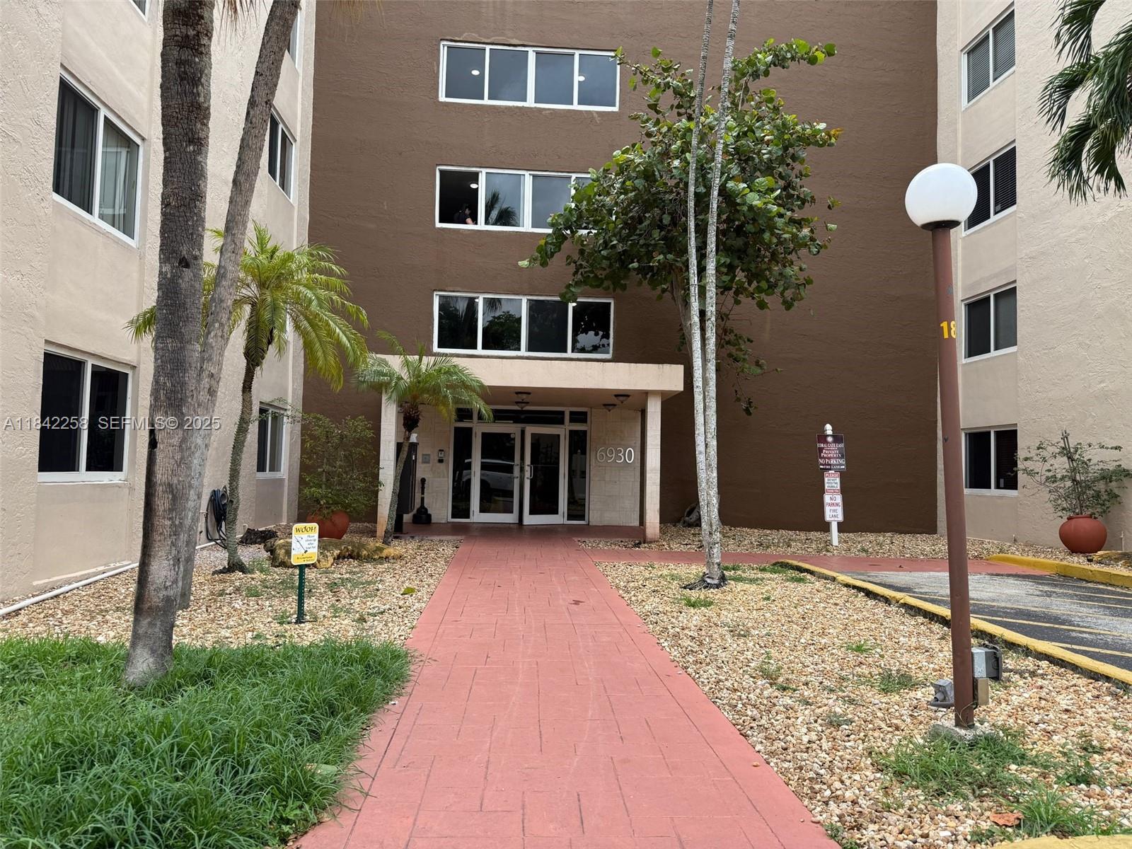 6930 Miami Gardens Drive 1-217A, Hialeah, FL 33015, Hialeah