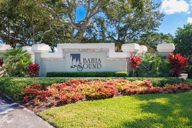 8120 SE Windjammer Way, sold in Bahia Sound, Hobe Sound, FL