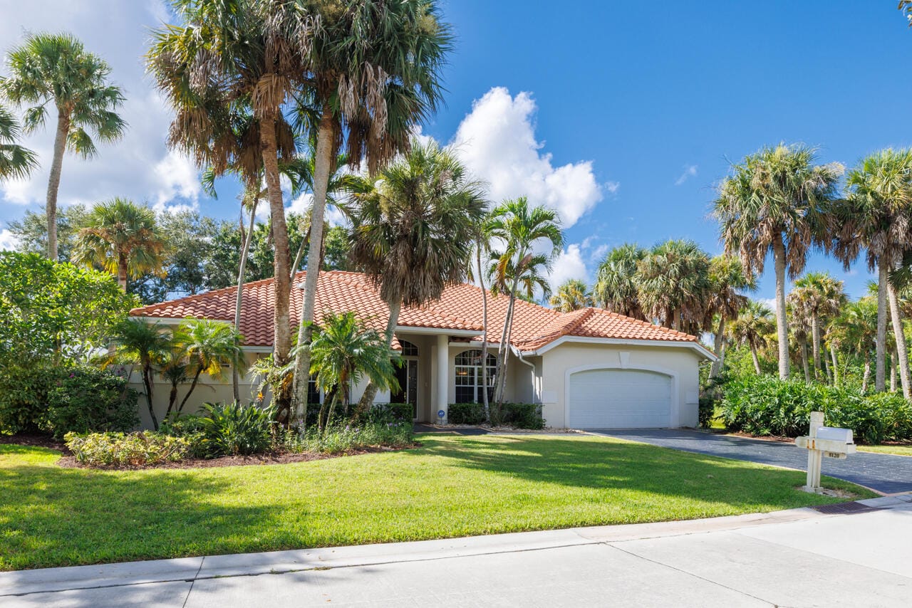 8120 SE Windjammer Way, Hobe Sound, FL 33455 photo 2