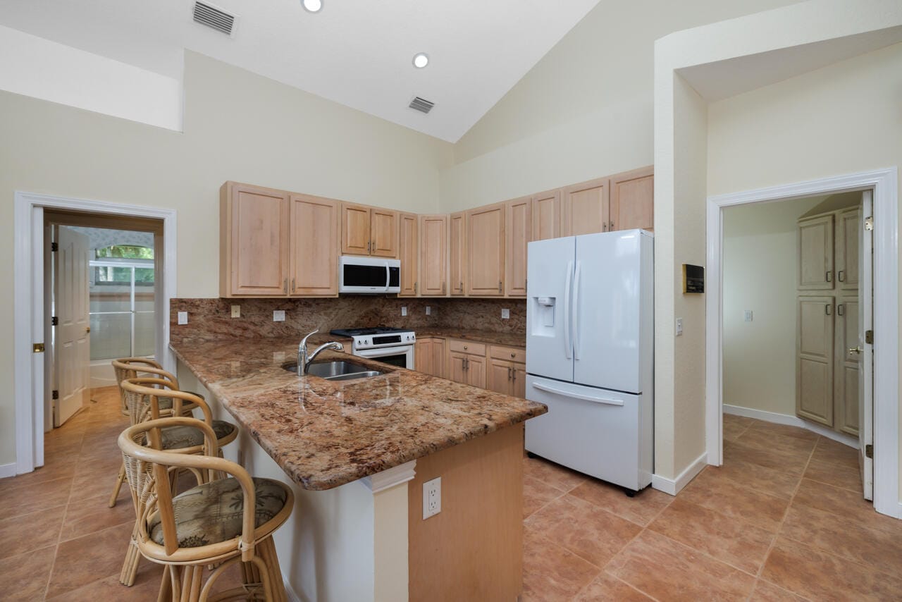 8120 SE Windjammer Way, Hobe Sound, FL 33455 photo 9