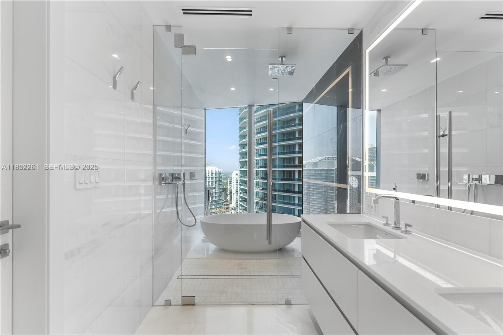 300 Biscayne Blvd Way 4007, Miami, FL 33130 photo 29