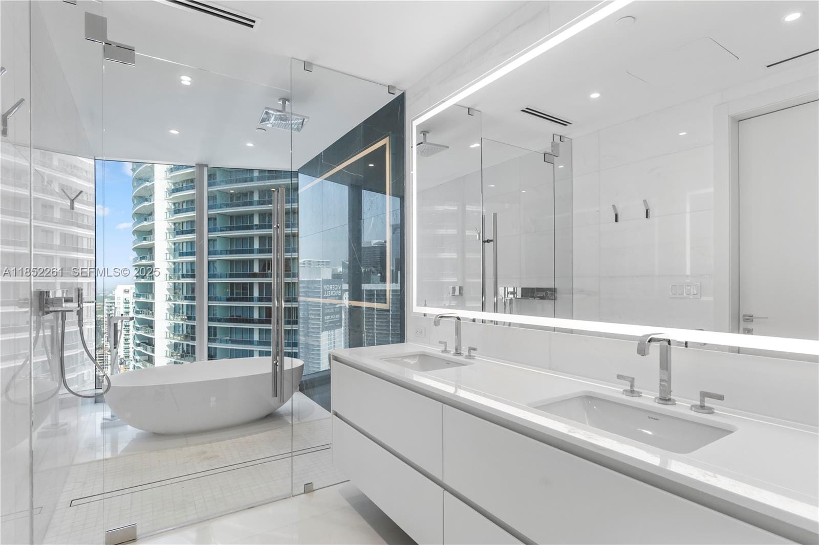 300 Biscayne Blvd Way 4007, Miami, FL 33130 photo 30