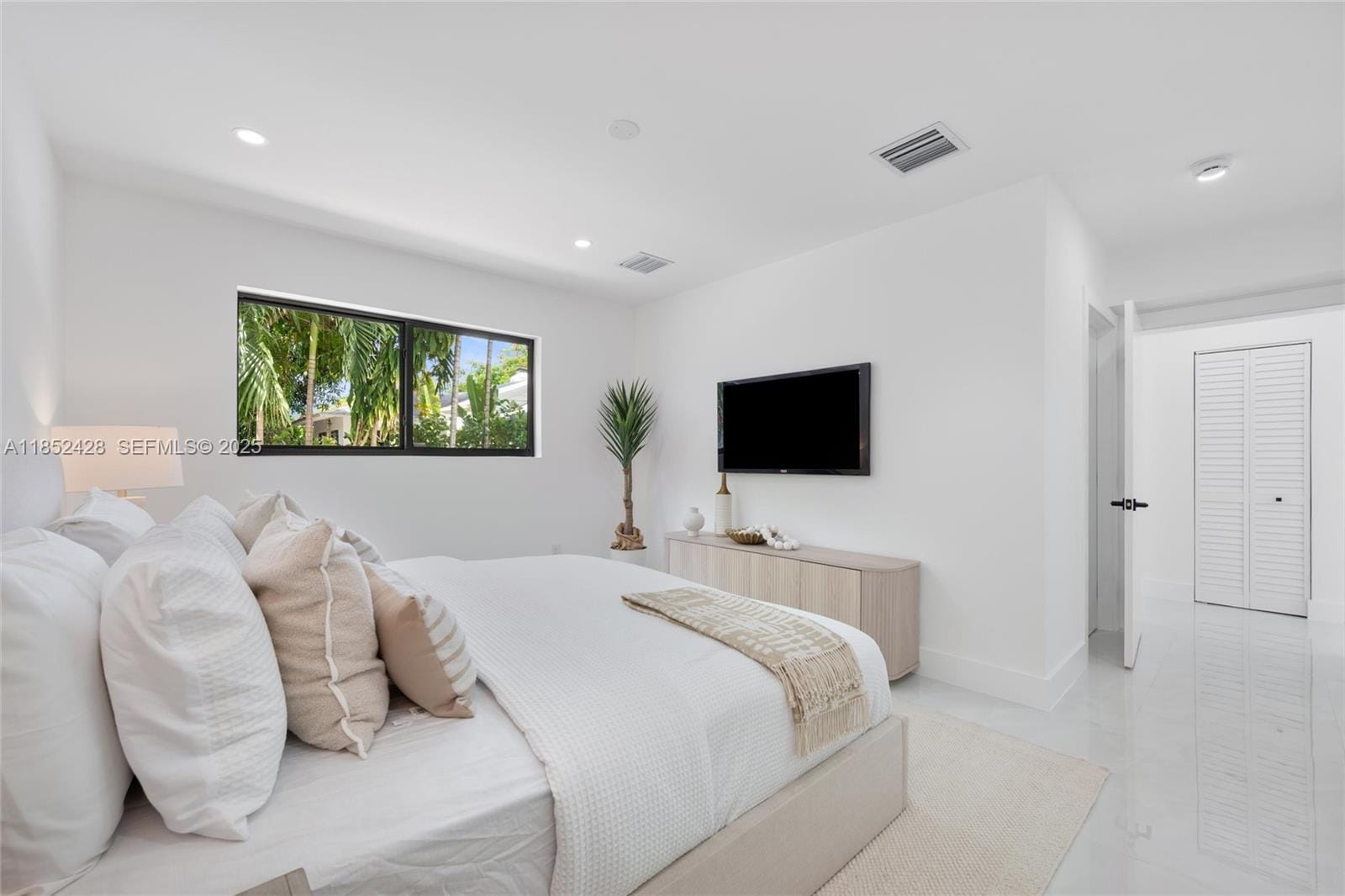 8371 NE 2nd Court, Miami, FL 33138 photo 12