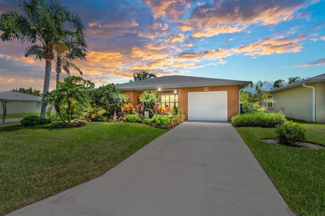 5681 Travelers Way, Fort Pierce, FL 34982