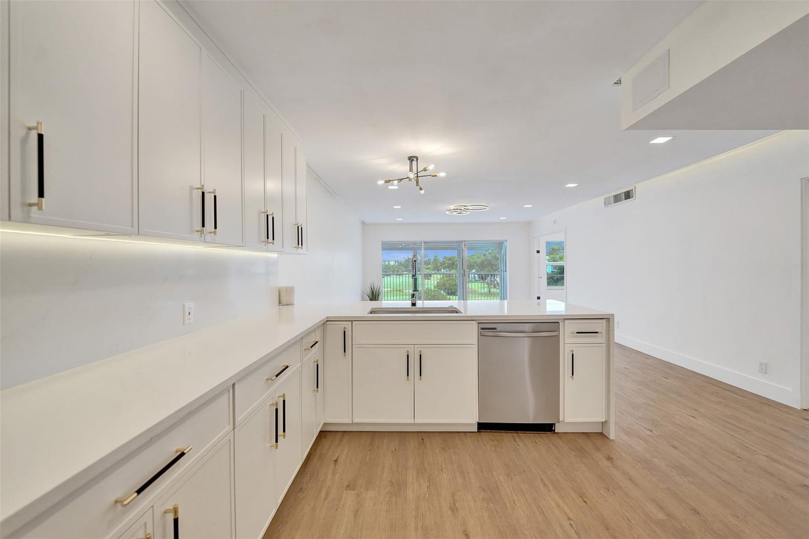 3300 N Palm Aire Drive 401, Pompano Beach, FL 33069 photo 13