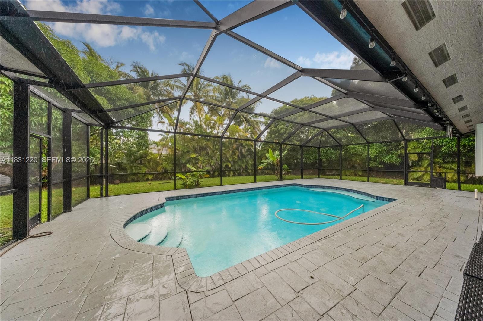 8229 SW 173rd Terrace, Palmetto Bay, FL 33157 photo 2