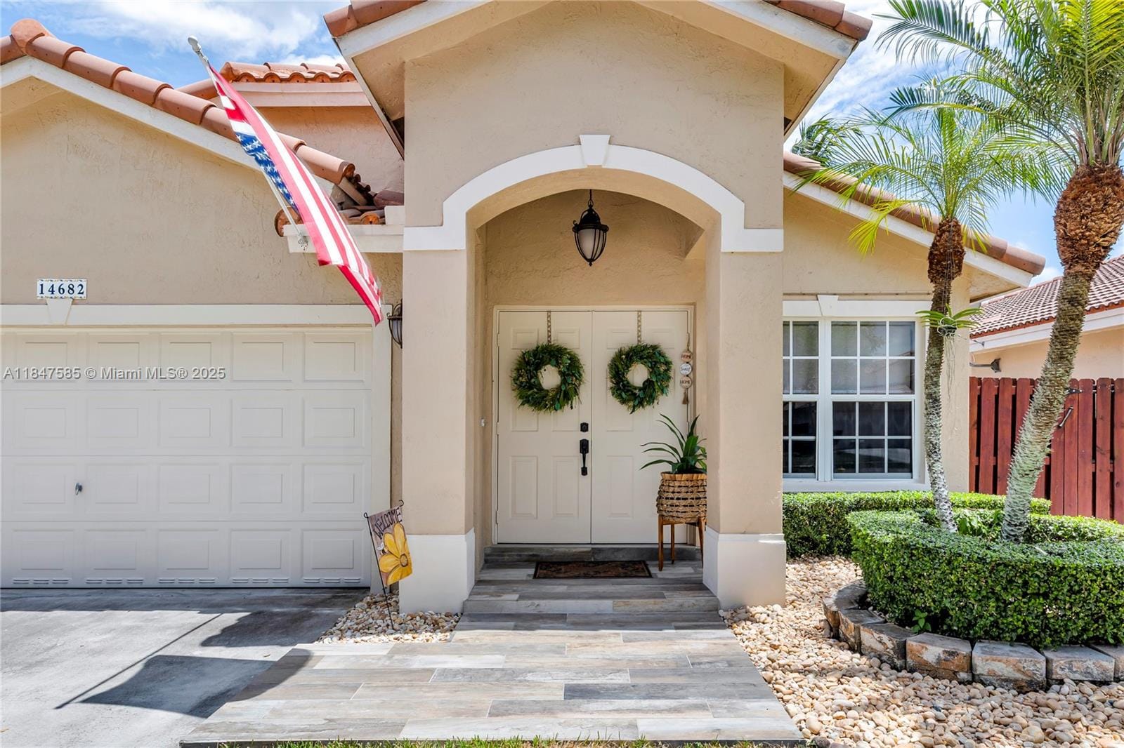14682 Vista Luna Drive — photo 2