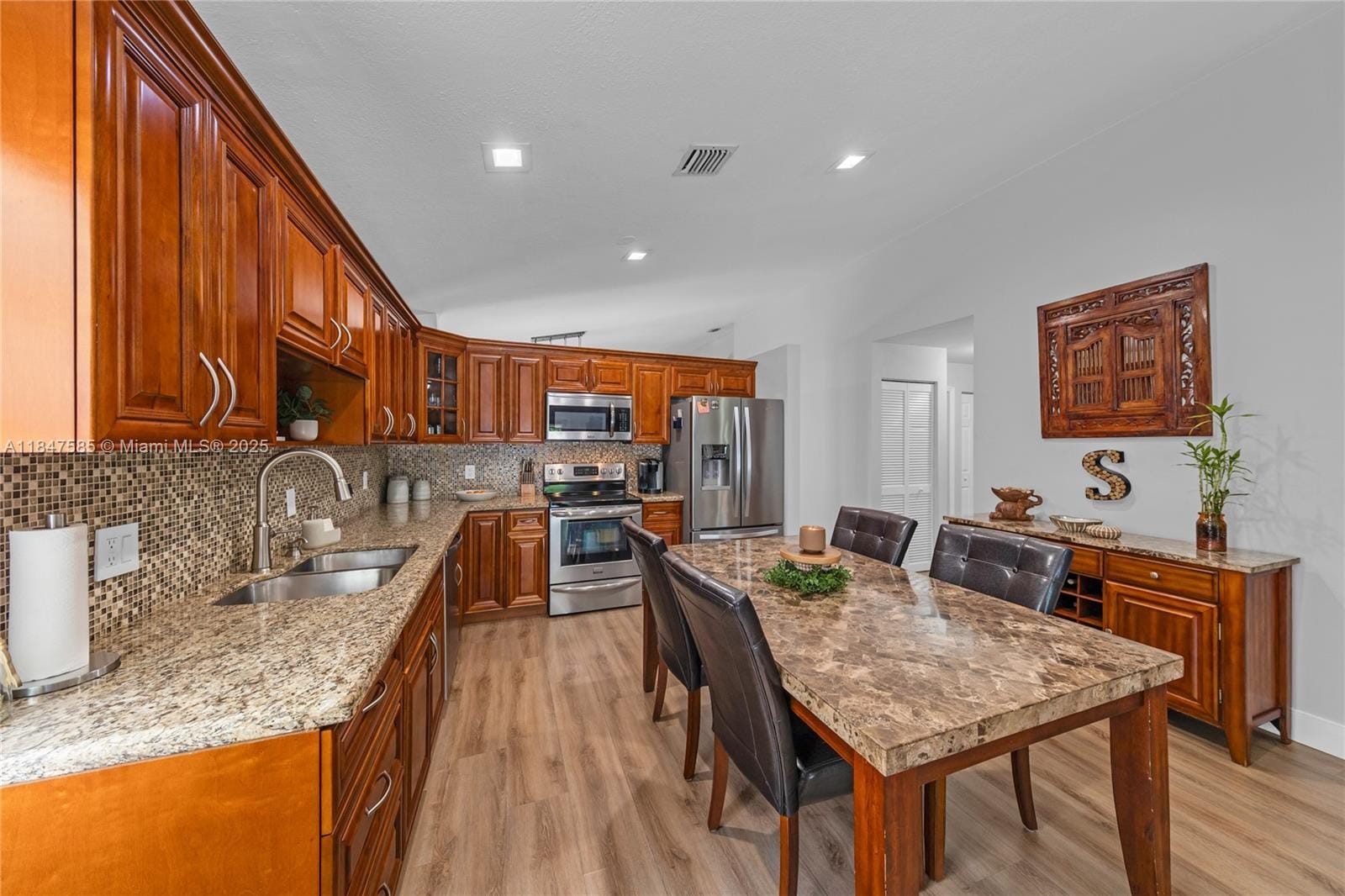 14682 Vista Luna Drive — photo 11