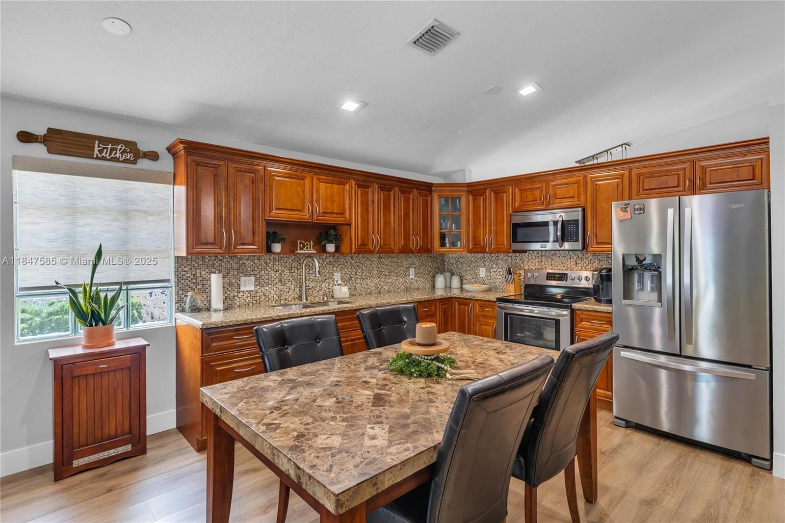 14682 Vista Luna Drive — photo 9