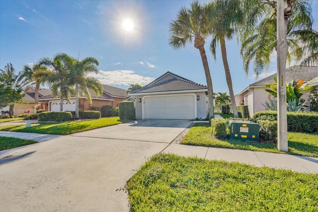 2622 Country Golf Drive, Wellington, FL 33414