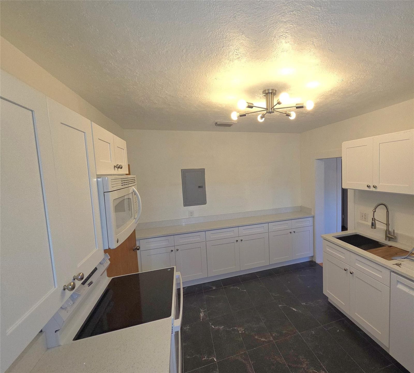414 Ardmore Road — photo 9