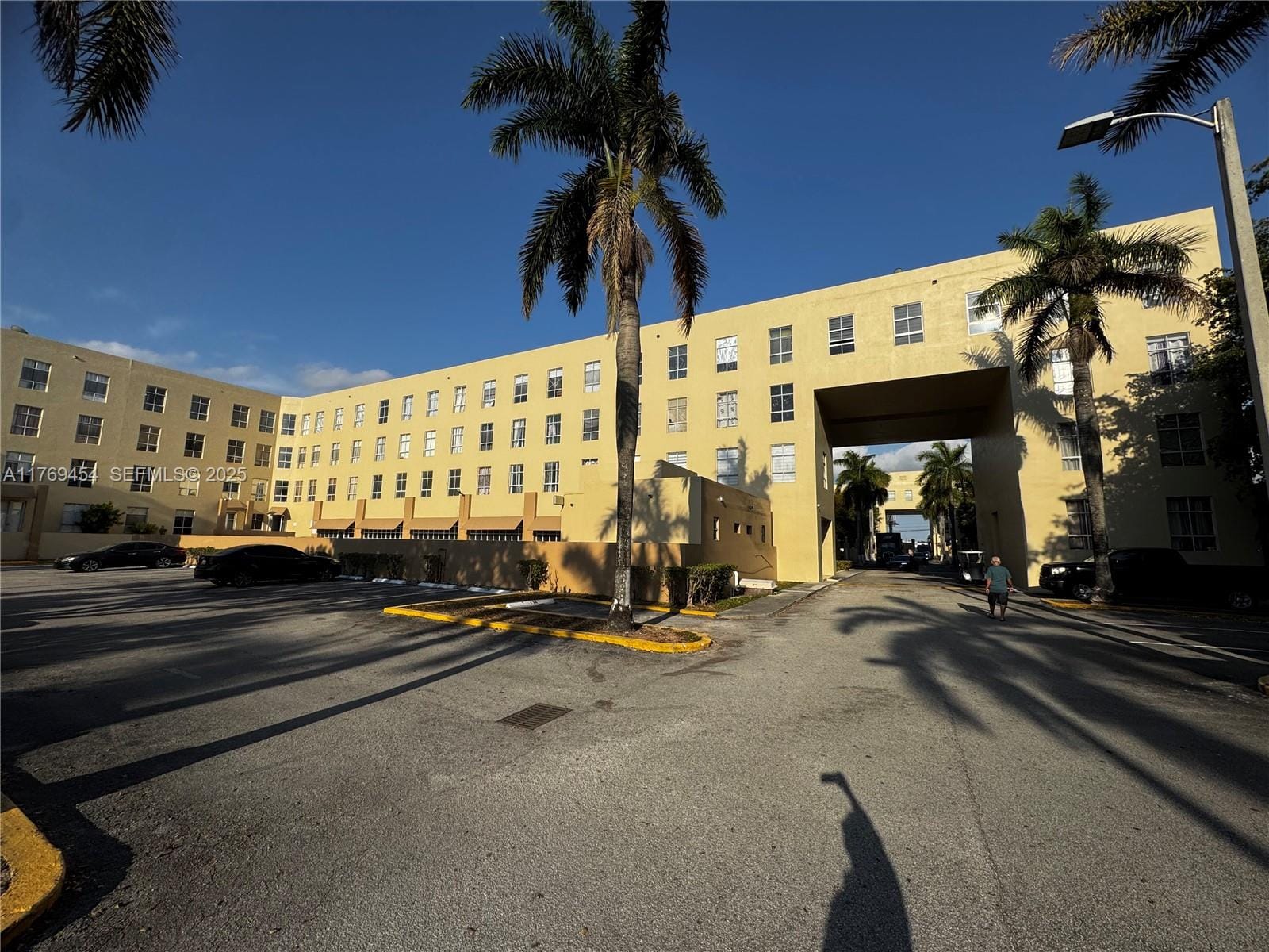7420 W 20th Avenue 237, Hialeah, FL 33016
