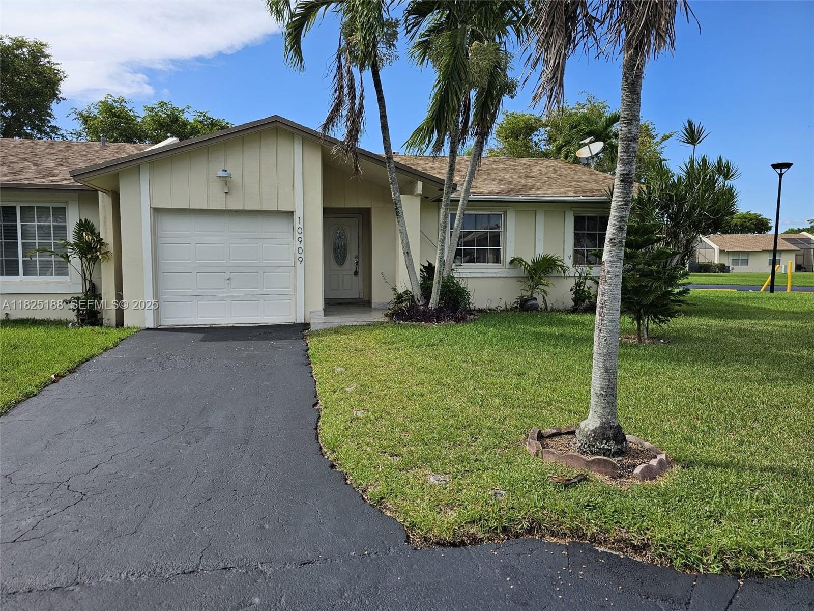 10909 SW 117th Place, Miami, FL 33186