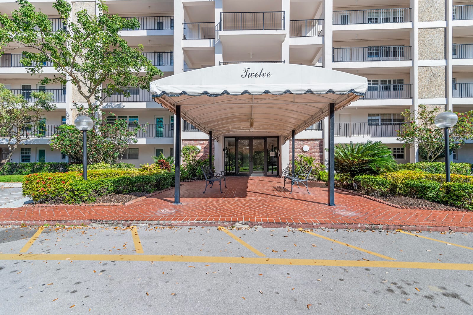 3250 N Palm Aire Drive 904 — photo 12