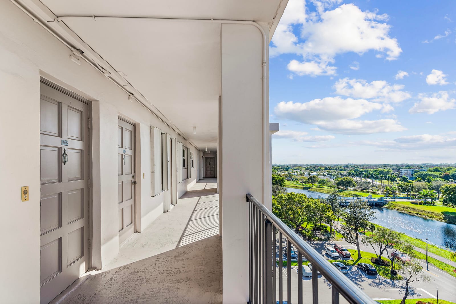 3250 N Palm Aire Drive 904 — photo 3