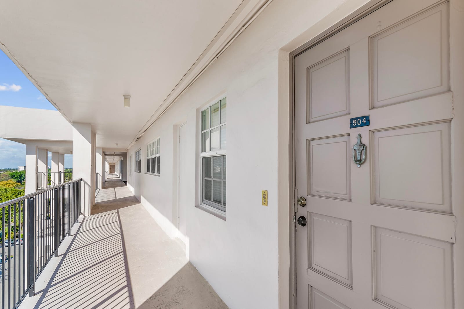3250 N Palm Aire Drive 904 — photo 4