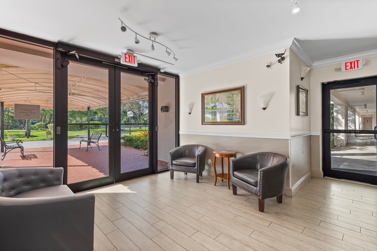 3250 N Palm Aire Drive 904 — photo 10