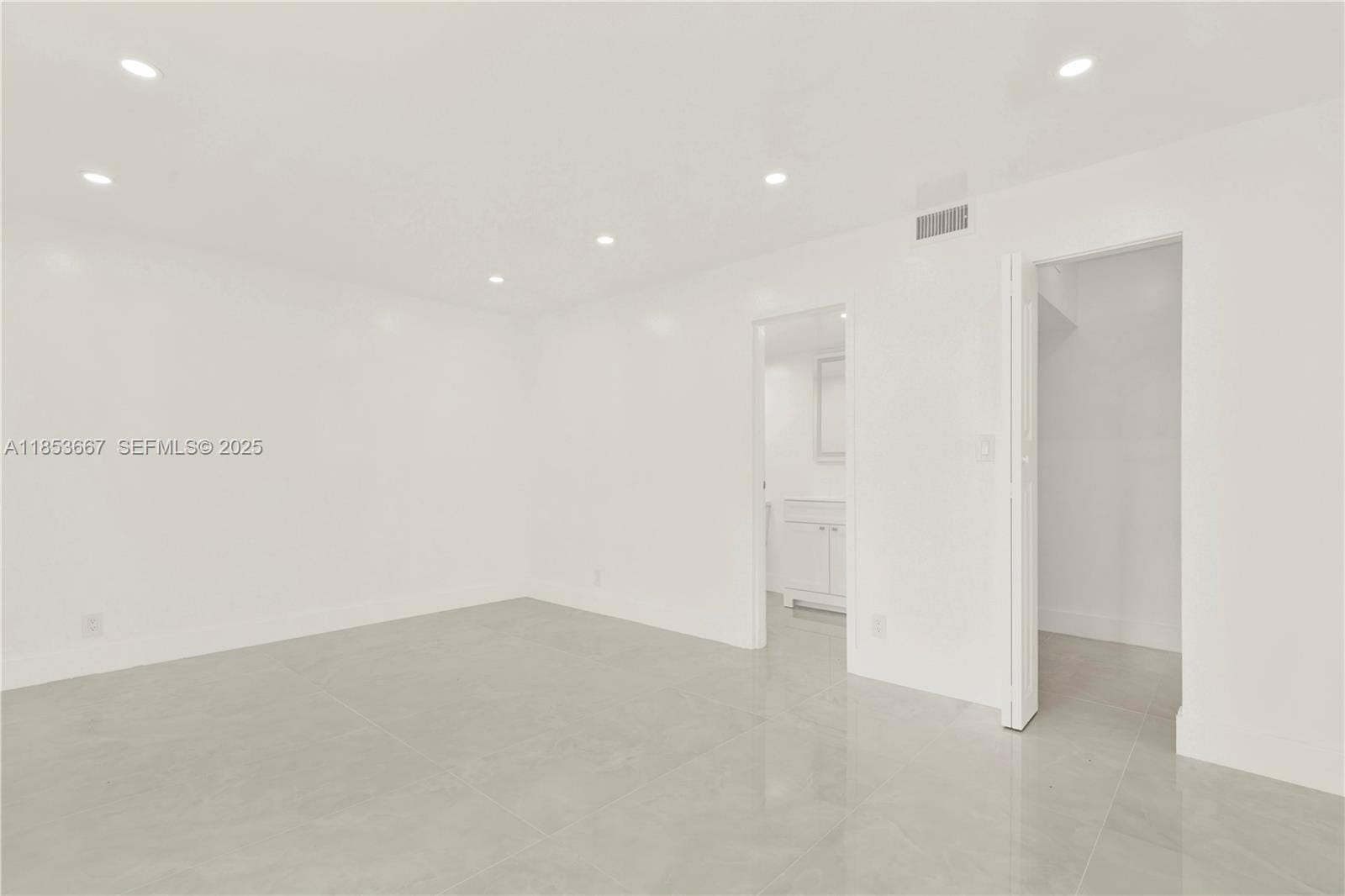 8320 Sands Point Boulevard M107, Tamarac, FL 33321 photo 14
