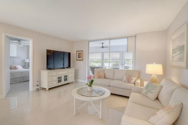 15 Willowbrook Lane 101, Delray Beach, FL 33446