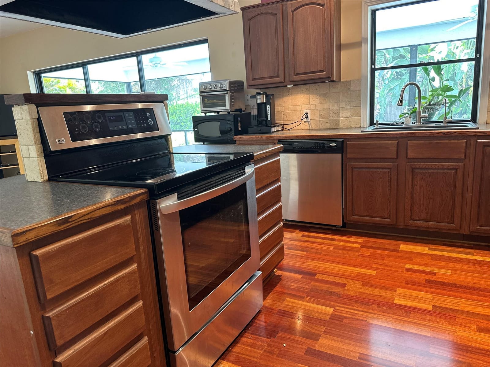 12530 SW 11th Court — photo 6
