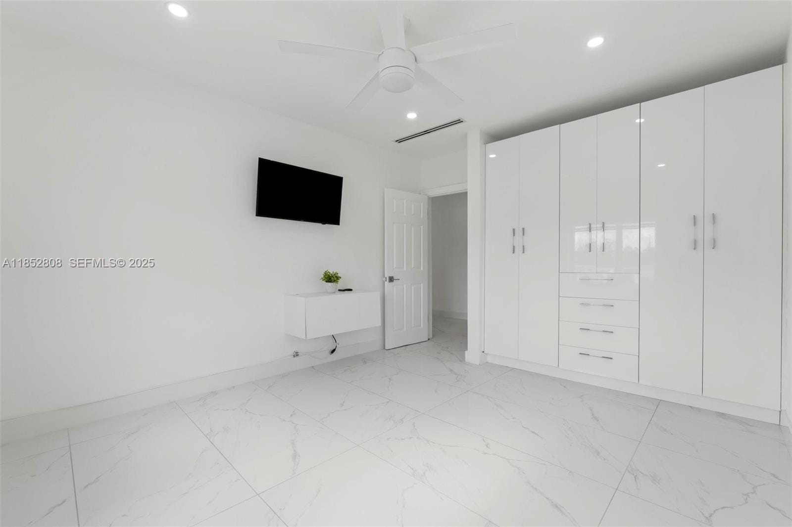 4205 E 10th Avenue, Hialeah, FL 33013 photo 20
