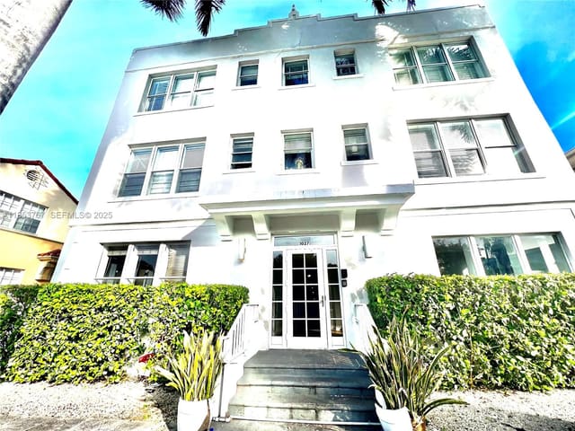 1027 Pennsylvania Avenue 303, sold in Penn Plaza Condo, Miami Beach, FL