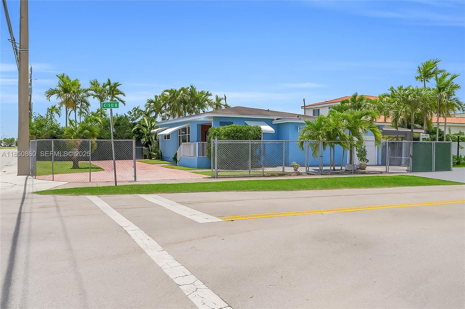 5890 Palm Avenue, Hialeah, FL 33012 photo 2