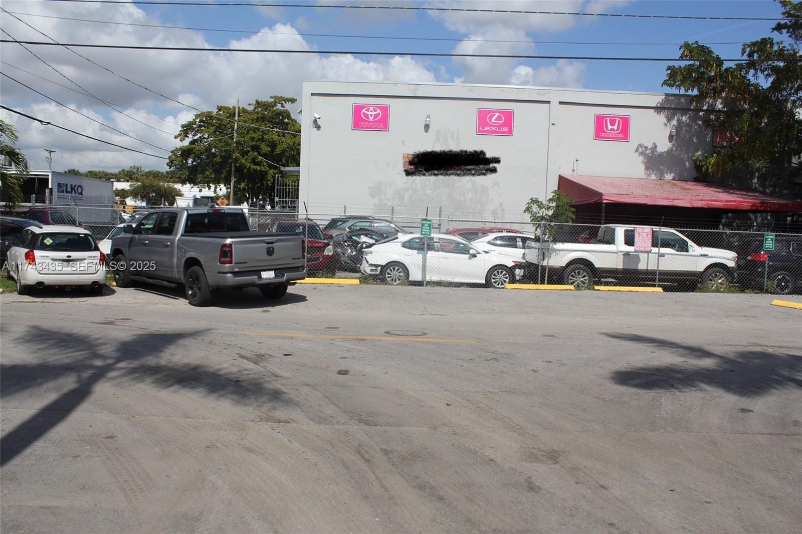 Auto Body Shop — photo 2